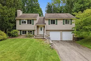 4 Holyoke Dr, Greensburg, PA 15601 - Photo 1