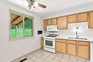4 Holyoke Dr, Greensburg, PA 15601 - Photo 7