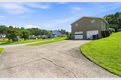1011 Maryland Ave, Jeannette, PA 15644 - Photo 33