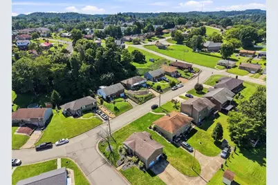 1011 Maryland Ave, Jeannette, PA 15644 - Photo 35