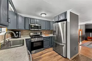 1011 Maryland Ave, Jeannette, PA 15644 - Photo 11