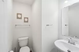 1105 Deerfield Dr, Pittsburgh, PA 15143 - Photo 19