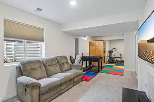 1105 Deerfield Dr, Pittsburgh, PA 15143 - Photo 33
