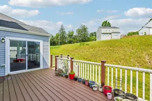 1105 Deerfield Dr, Pittsburgh, PA 15143 - Photo 37