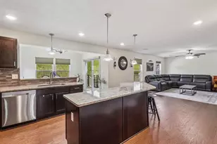 1105 Deerfield Dr, Pittsburgh, PA 15143 - Photo 13