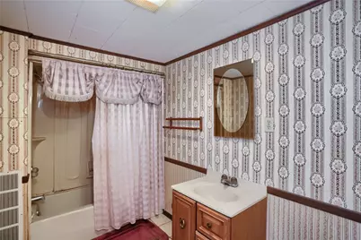 102 13th St, Ellwood City, PA 16117 - Photo 27