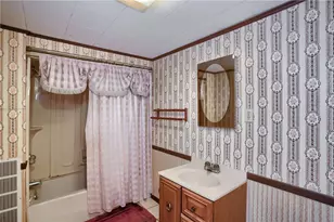 102 13th St, Ellwood City, PA 16117 - Photo 27