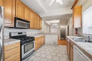2336 Fox Wy, Pittsburgh, PA 15203 - Photo 11
