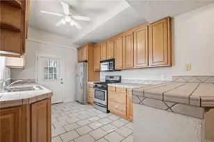 2336 Fox Wy, Pittsburgh, PA 15203 - Photo 9