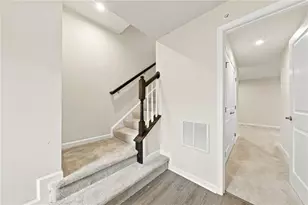 233 Chesna Dr, Pittsburgh, PA 15234 - Photo 5