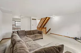 112 Longfellow Ct, Pittsburgh, PA 15218 - Photo 3