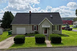 10 Evergreen St, Twp of But SW, PA 16045 - Photo 3