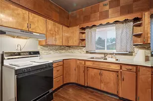 311 N 7th St, Jeannette, PA 15644 - Photo 13