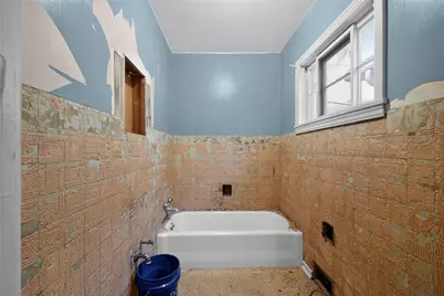 311 N 7th St, Jeannette, PA 15644 - Photo 21