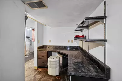 311 N 7th St, Jeannette, PA 15644 - Photo 23
