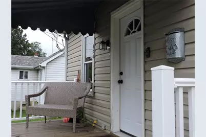 906 W Vine St, Mt Pleasant Boro, PA 15666 - Photo 3