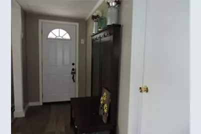 906 W Vine St, Mt Pleasant Boro, PA 15666 - Photo 5