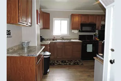 906 W Vine St, Mt Pleasant Boro, PA 15666 - Photo 11