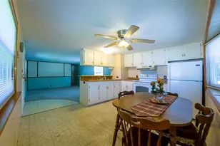 1044 Bert Cir, Penn Twp, PA 15675 - Photo 9