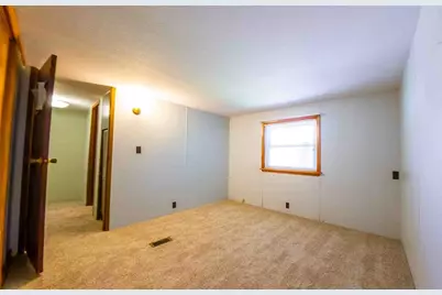 1044 Bert Cir, Penn Twp, PA 15675 - Photo 15