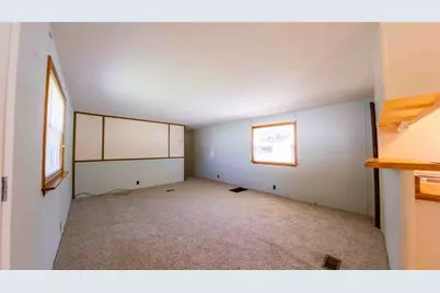 1044 Bert Cir, Penn Twp, PA 15675 - Photo 5