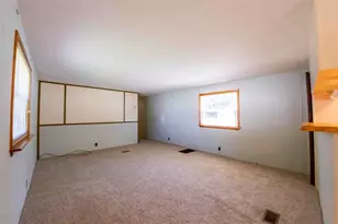 1044 Bert Cir, Penn Twp, PA 15675 - Photo 5