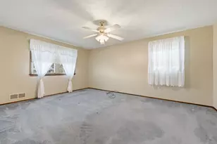 1608 Tamarack Dr, Pittsburgh, PA 15101 - Photo 9