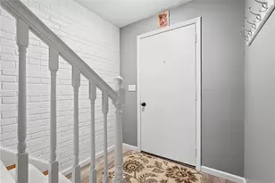221 Thornberry Dr, Ross Twp, PA 15237 - Photo 5