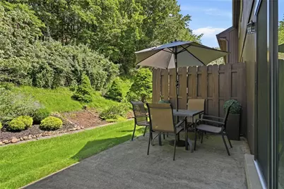 221 Thornberry Dr, Ross Twp, PA 15237 - Photo 33