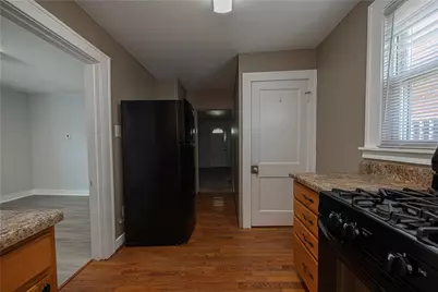 1116 Muldowney Ave, Pittsburgh, PA 15207 - Photo 11