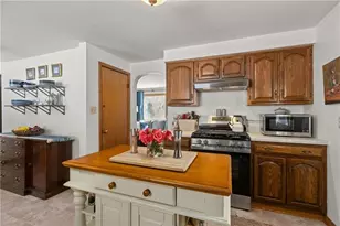 445 Little Creek Rd, Lancaster Township, PA 16037 - Photo 9
