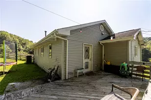 445 Little Creek Rd, Lancaster Township, PA 16037 - Photo 27