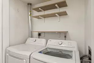 404 Chandler Pl, Pittsburgh, PA 15212 - Photo 11