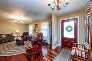 265 Iowa St, Hempfield Township, PA 15601 - Photo 9
