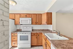1017 Cottonwood Ct, Cranberry Township, PA 16066 - Photo 13