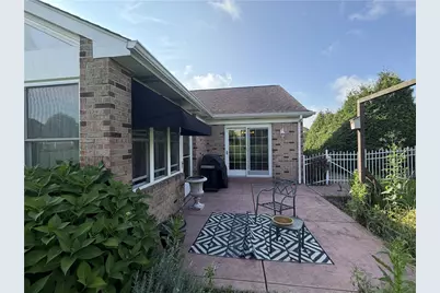 110 Chapel View Dr, Hempfield Township, PA 15601 - Photo 3