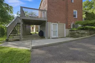 863 Middle Rd, Baldwin Twp, PA 15234 - Photo 5