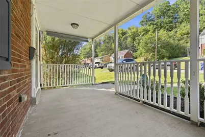 863 Middle Rd, Baldwin Twp, PA 15234 - Photo 7