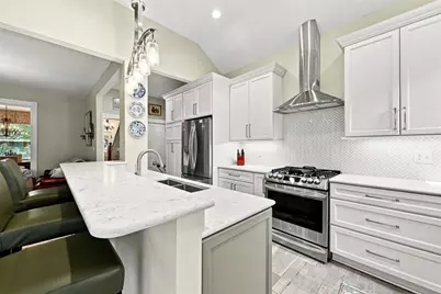 353 Spahr St, Pittsburgh, PA 15232 - Photo 3
