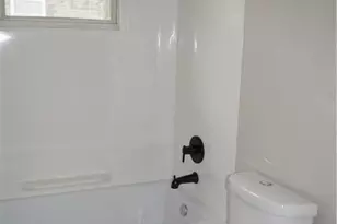 9 E Gaskill Ave, Jeannette, PA 15644 - Photo 17