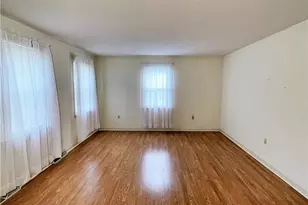 16 Windsor Ct, Scott Township, PA 15220 - Photo 5