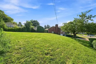 1106 Fairlane Dr, Hopewell Township, PA 15001 - Photo 25