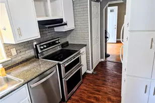 3947 Meadowbrook Blvd, Pittsburgh, PA 15227 - Photo 7