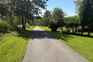 120 Hawkview Ln, Unity Township, PA 15650 - Photo 3