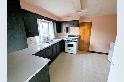 108 Kohler Ave, Twp of But SW, PA 16045 - Photo 11