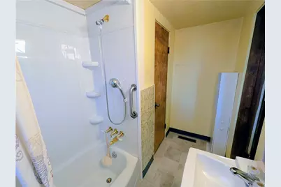 108 Kohler Ave, Twp of But SW, PA 16045 - Photo 15