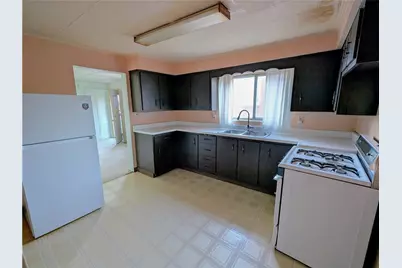 108 Kohler Ave, Twp of But SW, PA 16045 - Photo 13