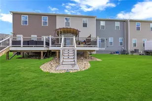 2056 Cade Dr, Center Township, PA 15061 - Photo 33