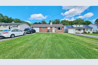 1023 Aetna Dr, Ellwood City, PA 16117 - Photo 1