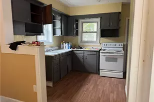 323 Summit Ave, Beaver, PA 16117 - Photo 3